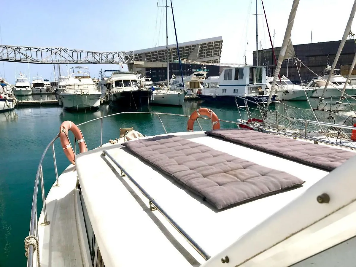 Boat Yacht Barcelona 호텔 산트 아드리아 데 베소스