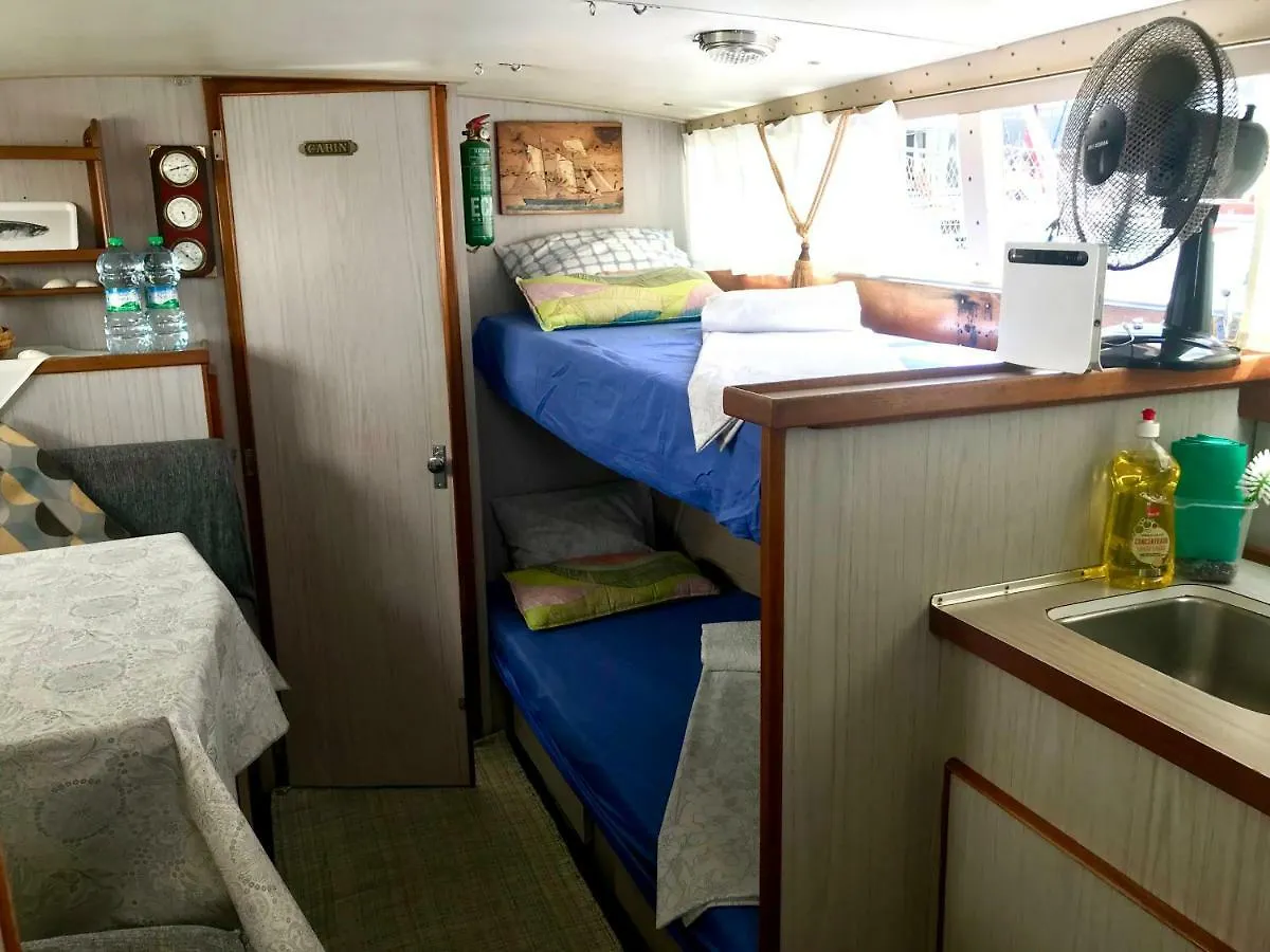 Boat Yacht Barcelona 호텔 산트 아드리아 데 베소스 보트호텔