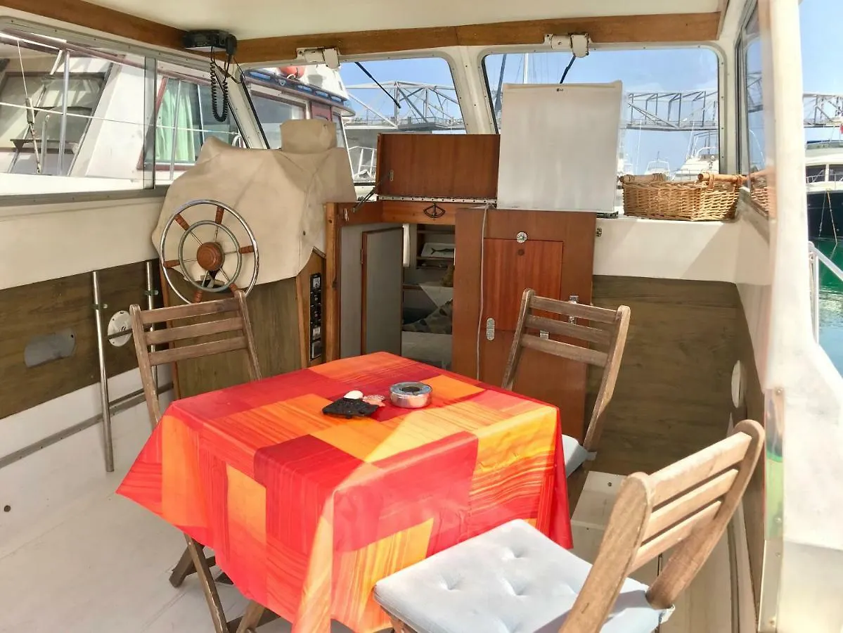 보트호텔 Boat Yacht Barcelona 호텔 산트 아드리아 데 베소스 스페인